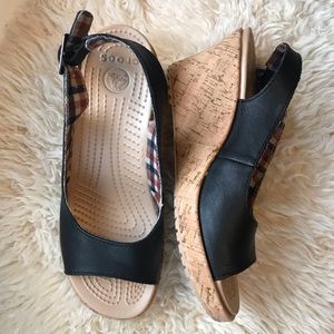 Crocs W6 Womens A-Leigh Wedge Leather Sling Sandal